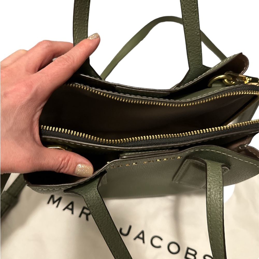 Genuine Marc Jacobs sage green leather crossbody bag. Excellent condition. - Picture 3 of 8
